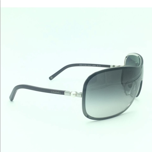 Chanel pearl sunglasses - Picture 2 of 8